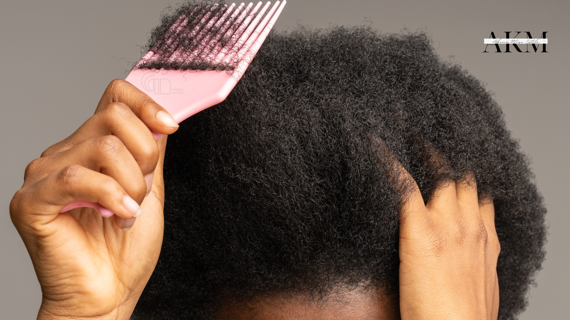 Da raspagem forçada à transição capilar: por que o cabelo é tão importante no movimento negro